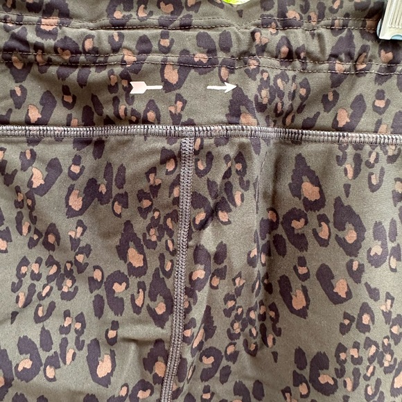 The Upside Green Leopard Print Cropped Leggings Tights size 10 Medium - Picture 5 of 16